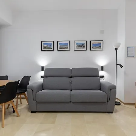 Travel Habitat La Marina Real شقة