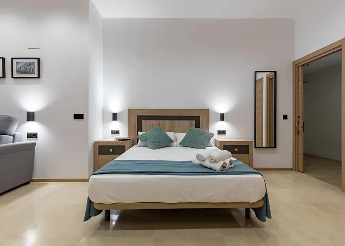 Travel Habitat La Marina Real * Valencia